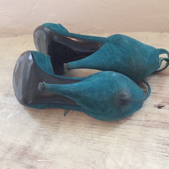 Suede pumps - Picture 5 of 8